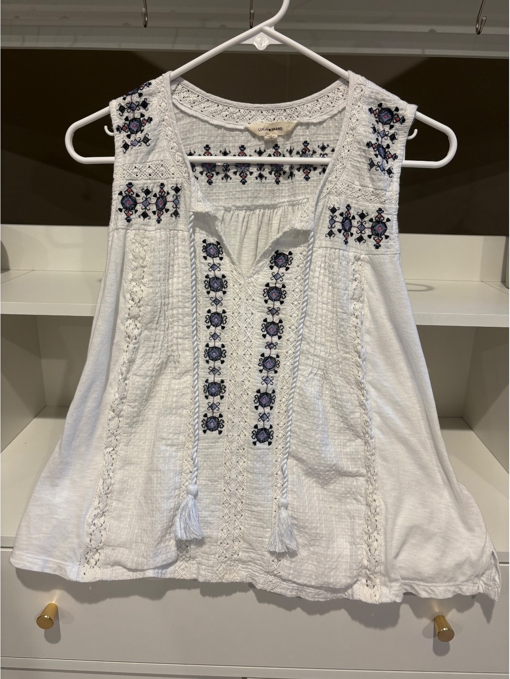 Medium Lucky Brand sleeveless embroidered top